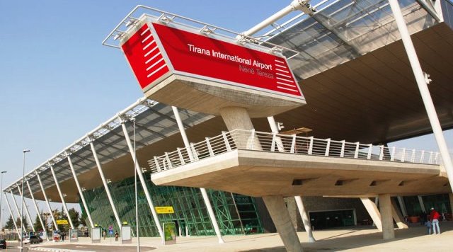 Percaktohen rregullat e reja per tarifat e aeroporteve